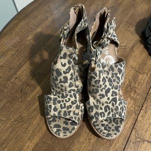 Adorable leopard print wedge sandals! Brand new without tags!